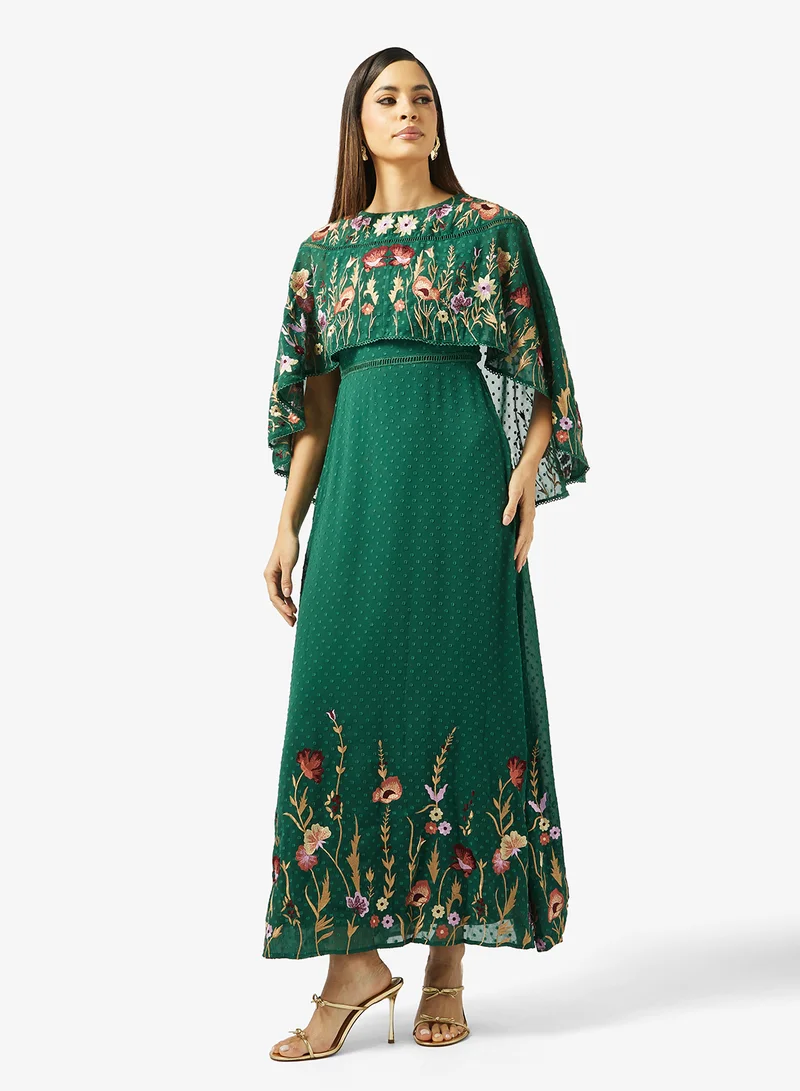 فروك اند فرل فستان ماكسي مطبوع بتفاصيل كاب